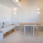 Nerofaoma House بيت للعطل