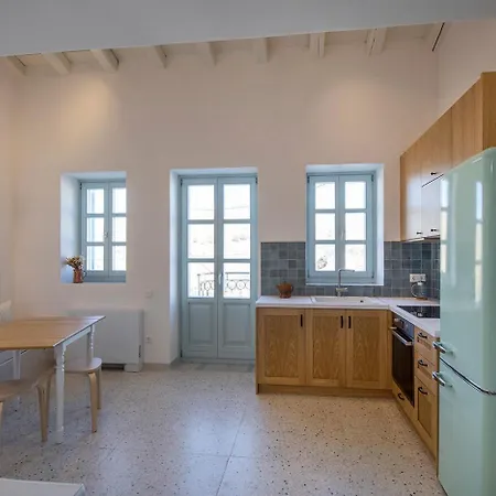 Nerofaoma House * Dhriopís