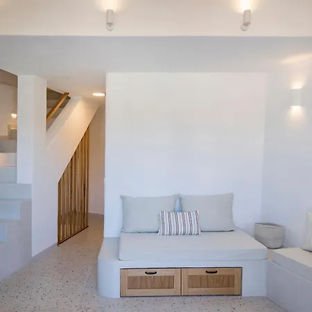 Nerofaoma House *